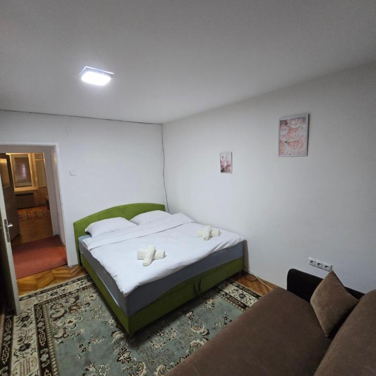Drvenija old town free parking 2 cars quietly warm all walk distance - Two-Bedroom Deluxe Apartment with Balcony - 15