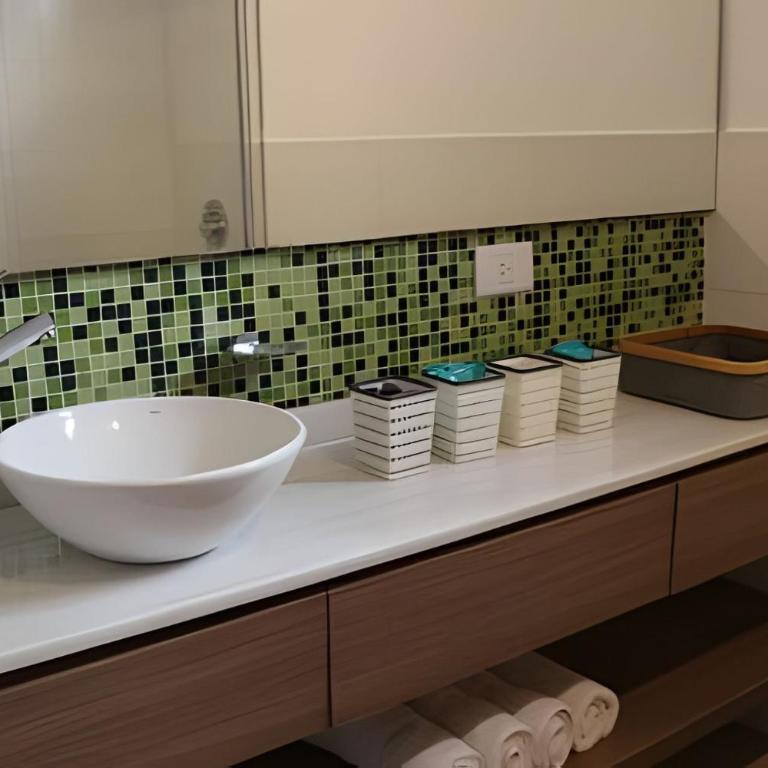 Excelente edificio en Palermo con piscina climatizada abierta de sept a abril - Apartamento con balcón - 12