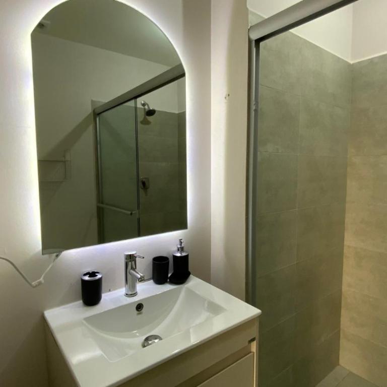 Estilo Minimalista frente Arena y Parque Fundidora - Two-Bedroom Apartment - 16