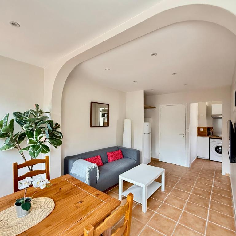 50m Plage - T2 Climatisés, Studio & Wifi - Appartement 1 Chambre - 10
