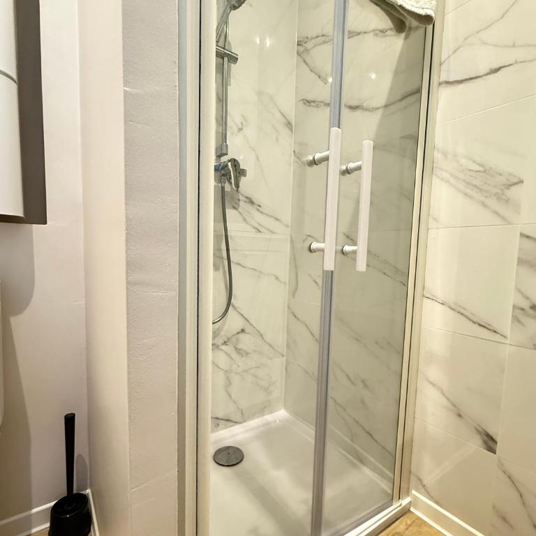 50m Plage - T2 Climatisés, Studio & Wifi - Appartement 1 Chambre - 9