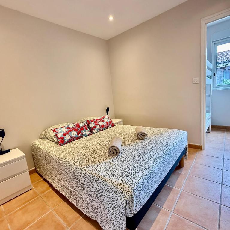 50m Plage - T2 Climatisés, Studio & Wifi - Appartement 1 Chambre - 25