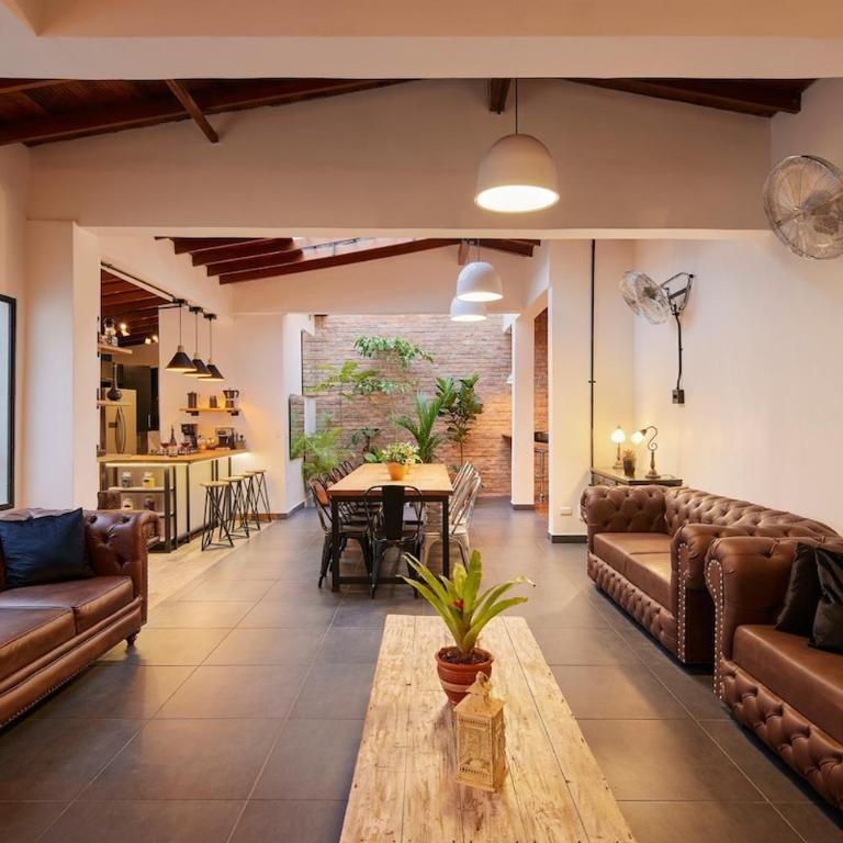 El Poblado Medellin Luxury 5BR Jacuzzi AC - Apartment - 2