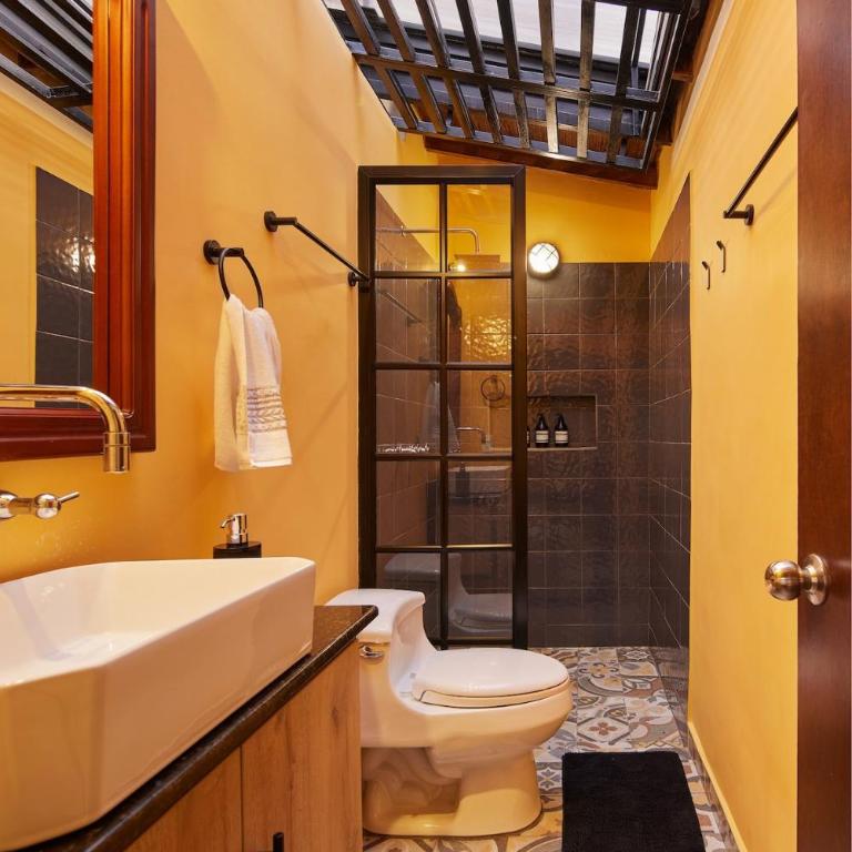 El Poblado Medellin Luxury 5BR Jacuzzi AC - Apartment - 6