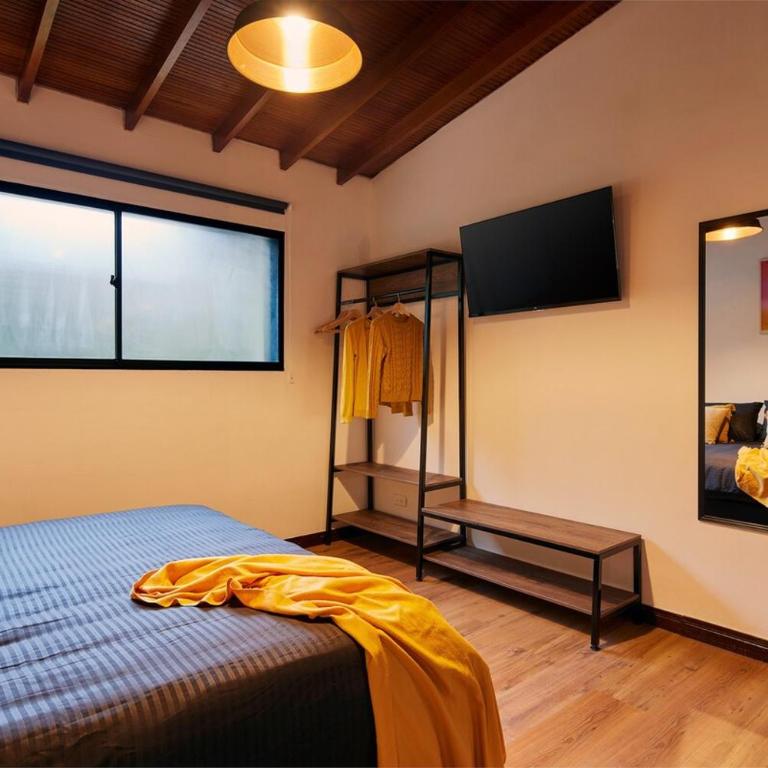 El Poblado Medellin Luxury 5BR Jacuzzi AC - Apartment - 7