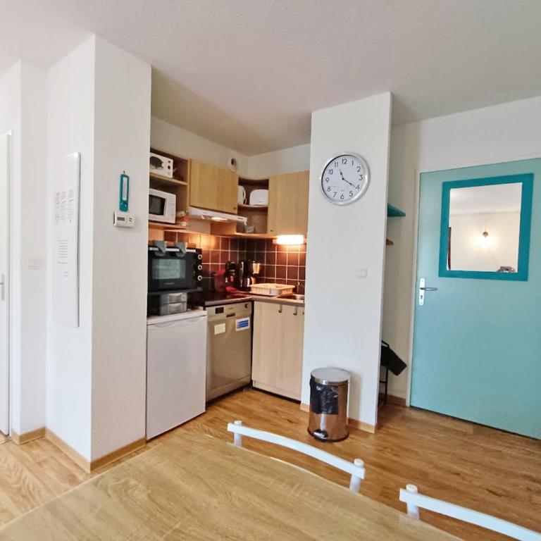 Le refuge des Fourous - T2 - 4 pers - parking gratuit - One-Bedroom Apartment with View - 13
