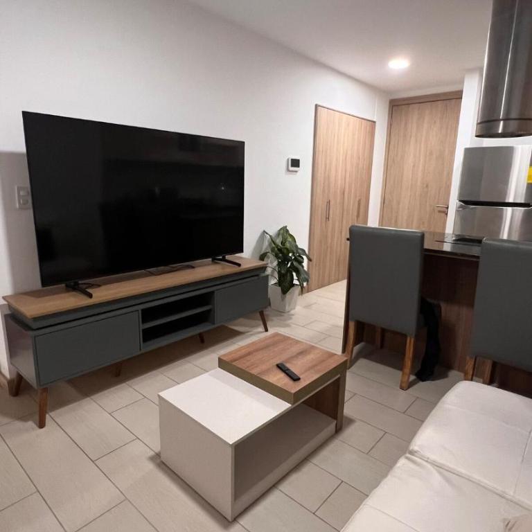 ONE, Luxury Carolina Suite - Two-Bedroom Apartment - 3