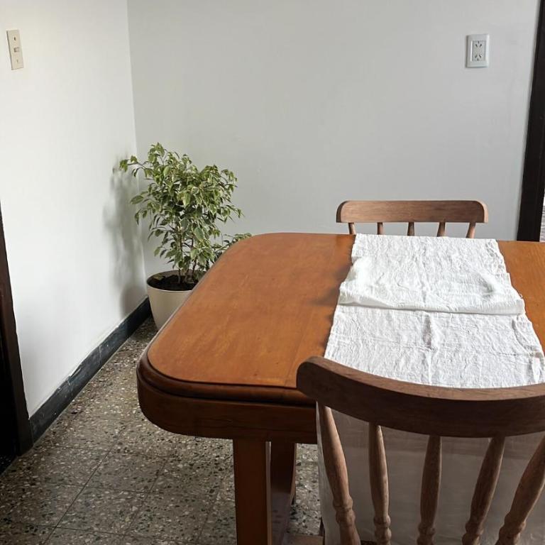 Departamento a media cuadra de plaza central - Apartamento de 2 dormitorios - 4