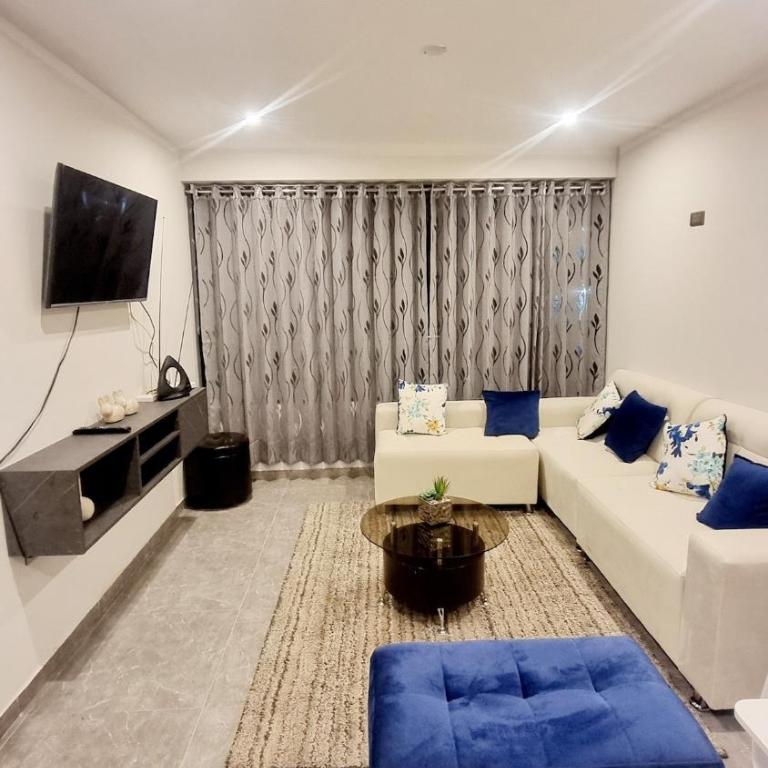 Comfortable apt in Cerro Colorado near the airport - Three-Bedroom Apartment - 1