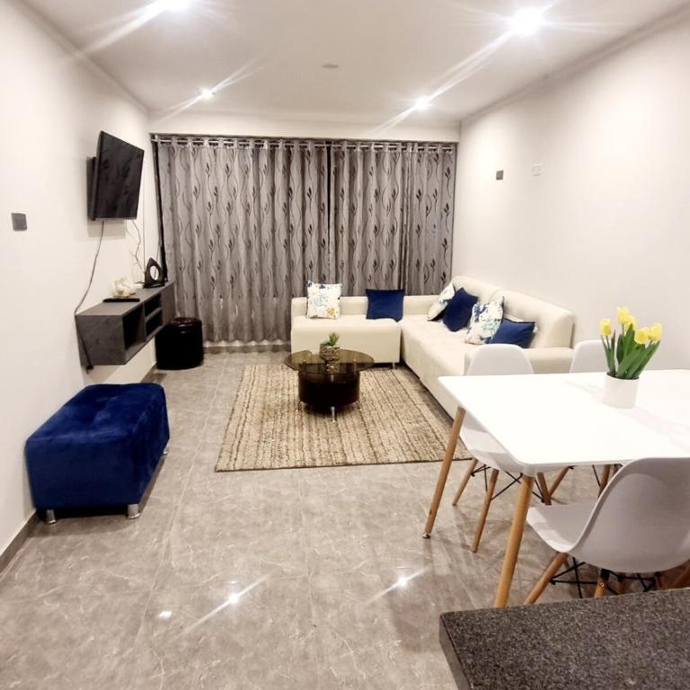 Comfortable apt in Cerro Colorado near the airport - Three-Bedroom Apartment - 2