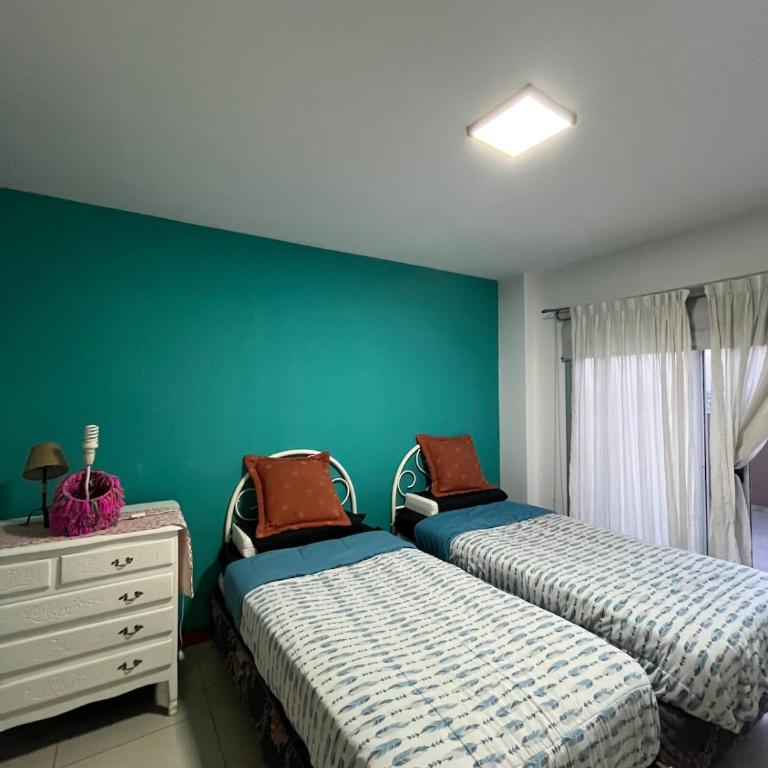 Lujoso y amplio departamento en alquiler - Apartamento de 2 dormitorios - 3