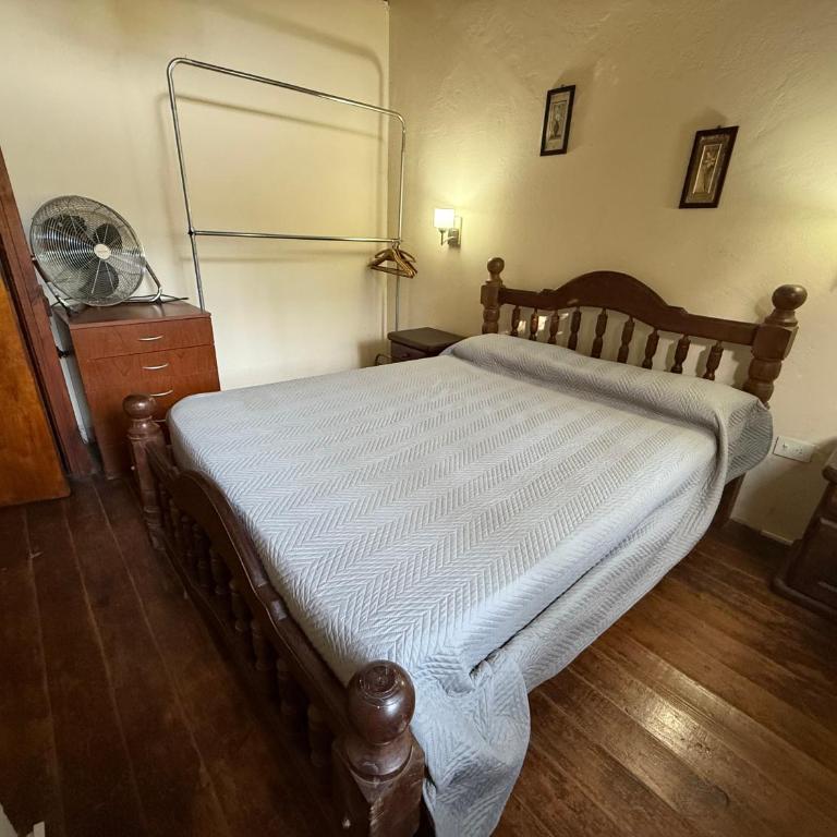 Latitud sur - Three-Bedroom House - 13