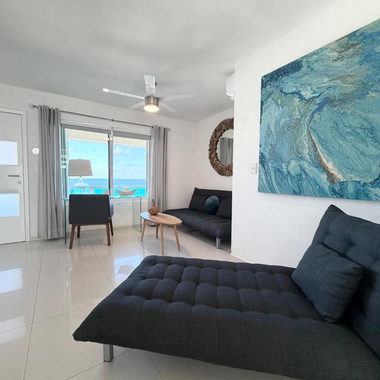 Beachfront Three-Story Coastal Penthouse, 3BR-3BA - Penthouse Apartment - 4