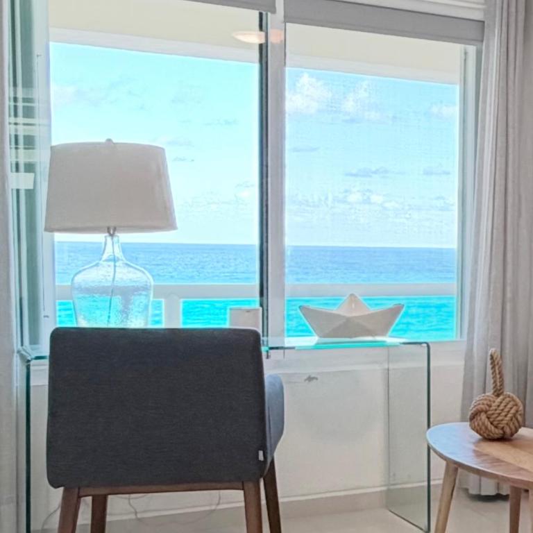 Beachfront Three-Story Coastal Penthouse, 3BR-3BA - Penthouse Apartment - 5