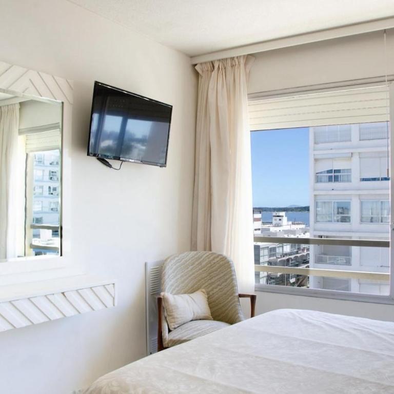 Amplio depto 3 dormitorios céntrico, con vista al mar e Isla Gorriti - Three-Bedroom Apartment - 18
