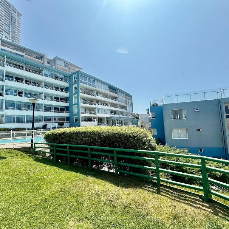 Beachfront beachfront in front of Lilenes Beach - Apartment - 40