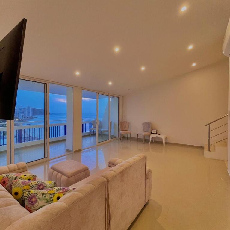 Karey Penthouse 3 - Four-Bedroom Penthouse Apartment - 1