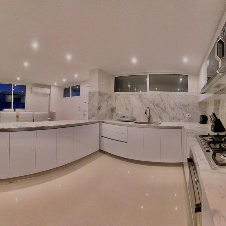 Karey Penthouse 3 - Four-Bedroom Penthouse Apartment - 6