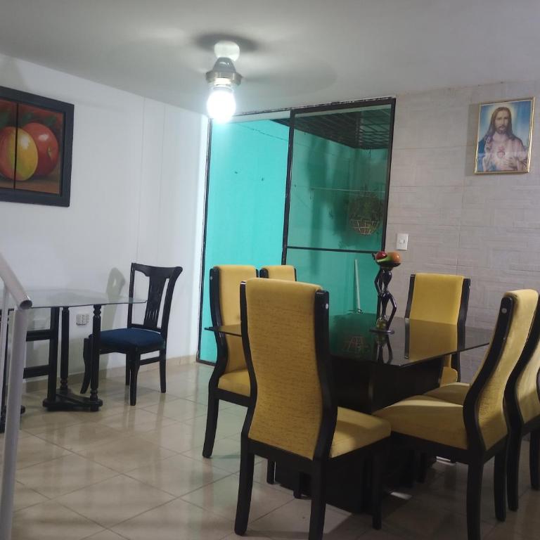 Hermosa Casa en Santa Marta - Casa de 5 dormitorios - 2