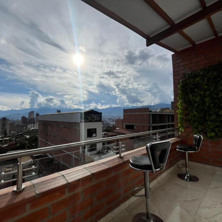 Acogedor loft con vista panorámica en Medellín - Three-Bedroom Apartment - 45