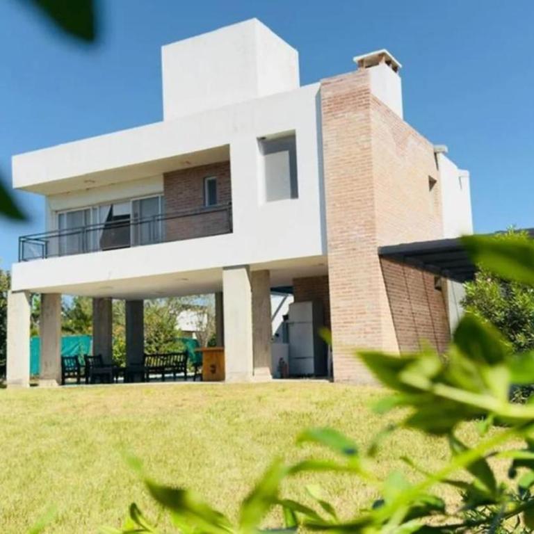 Casa Potrero de Garay pileta - Three-Bedroom House - 1
