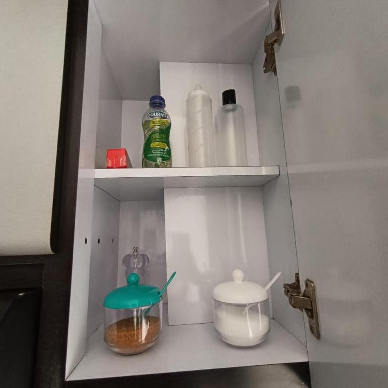 Apartamento cómodo, tranquilo con parqueadero, excelente ubicación - Apartamento de 3 dormitorios - 5