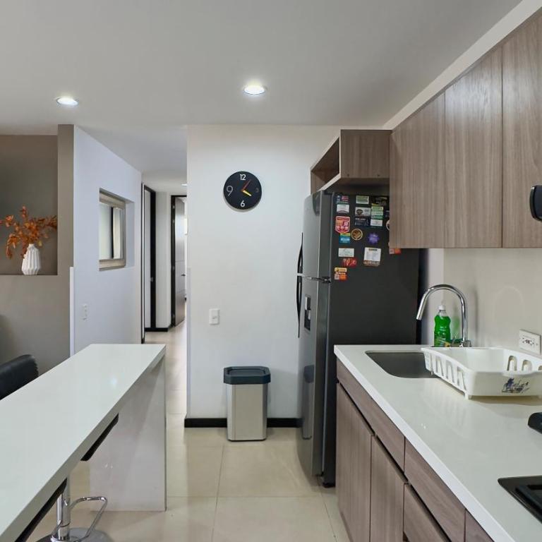 3BR AC Top Location Views El Poblado - Apartamento de 3 dormitorios - 72