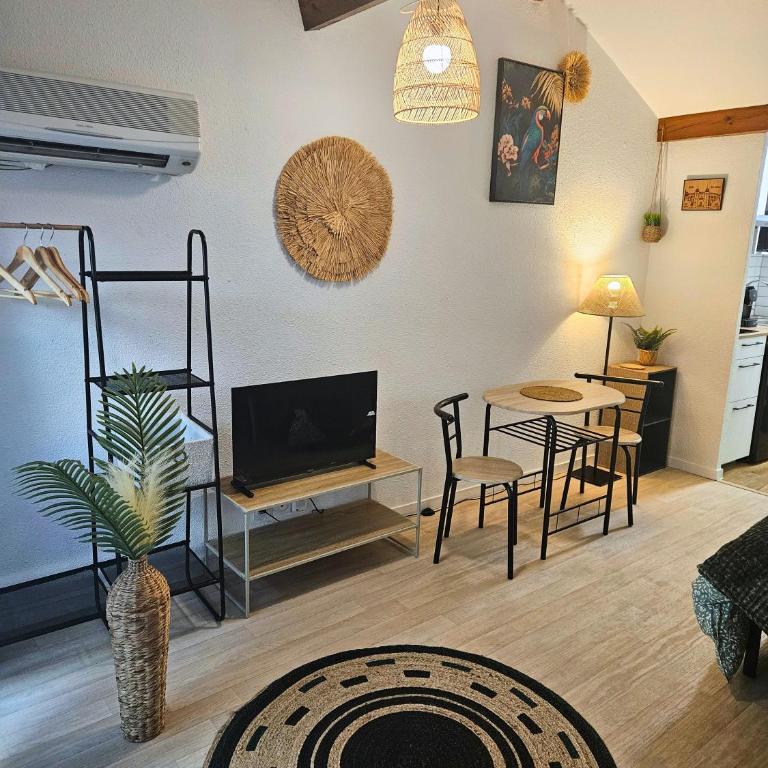 Fontaine - Centre - Wifi - Clim - One-Bedroom Apartment - 11
