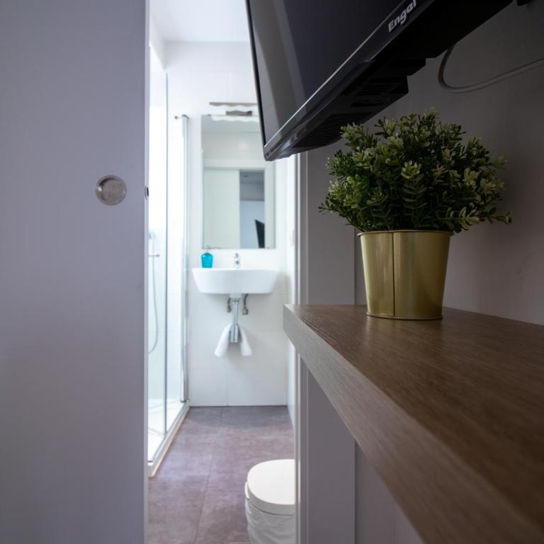 Ático con terraza privada en el corazón del Realejo - Three-Bedroom Apartment - 13