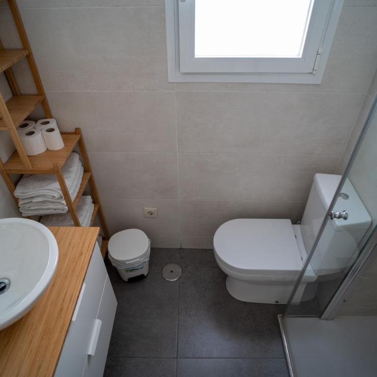 Ático con terraza privada en el corazón del Realejo - Three-Bedroom Apartment - 33