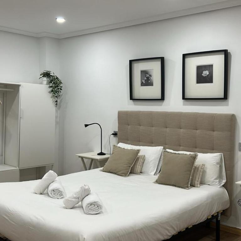 Urban Home in Bilbao - Three-Bedroom Apartment - 5