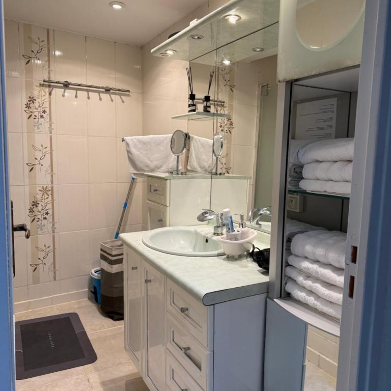 Ideal apartment for families - Three-Bedroom Apartment - 9