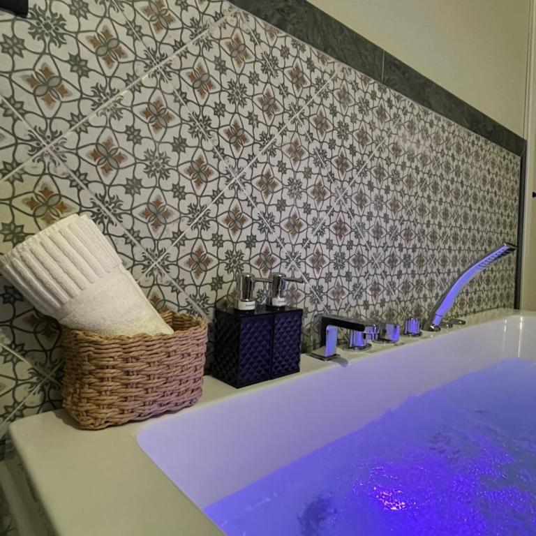 Palermo City Garden Lux Suites - Deluxe Suite with Spa Bath - 7