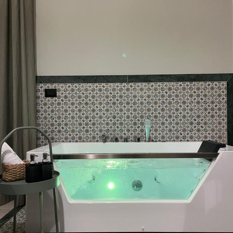 Palermo City Garden Lux Suites - Deluxe Suite with Spa Bath - 6
