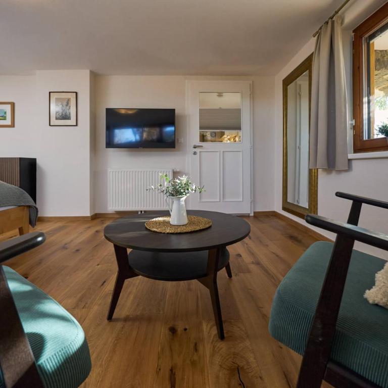 WURZENBERG Hotel Lodges Südsteiermark - Apartment mit 1 Schlafzimmer und Terrasse - 8