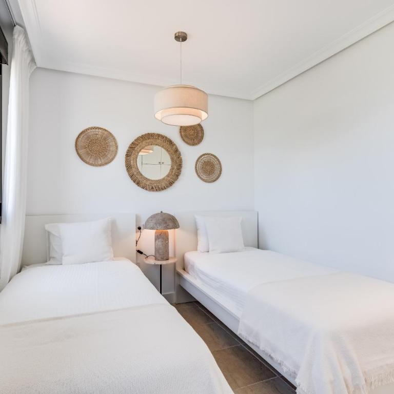 Sea View & Mountain View Apartment with Private Jacuzzi - Sunset Golf, Estepona - Apartamento - 21
