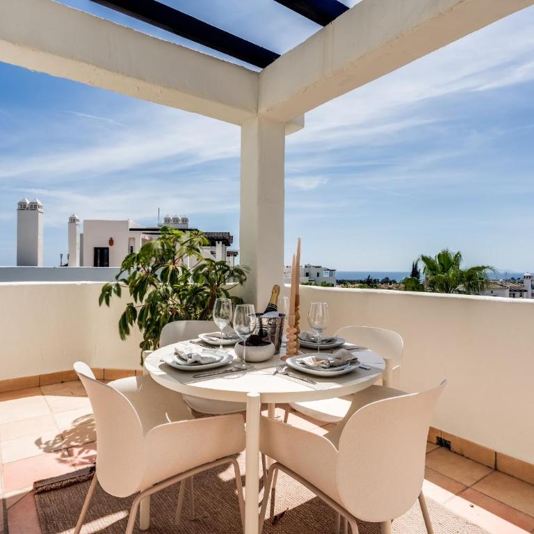 Sea View & Mountain View Apartment with Private Jacuzzi - Sunset Golf, Estepona - Apartamento - 26