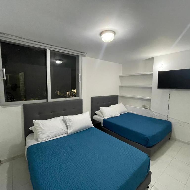 Espectacular apartamento de 4 alcobas en el Laguito - Two-Bedroom Apartment - 7