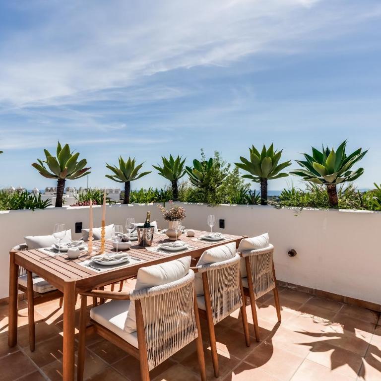 Sea View & Mountain View Apartment with Private Jacuzzi - Sunset Golf, Estepona - Apartamento - 29