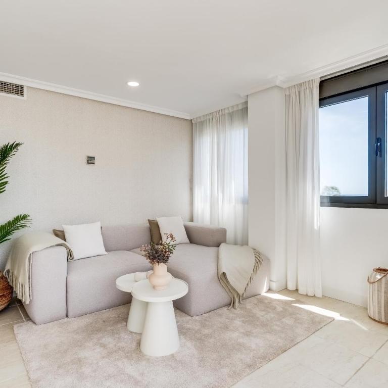 Sea View & Mountain View Apartment with Private Jacuzzi - Sunset Golf, Estepona - Apartamento - 10