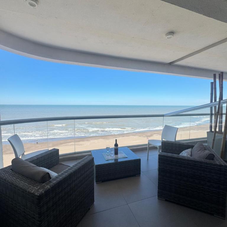 Depto Premium con vista infinita frente al mar - Apartamento de 2 dormitorios - 18