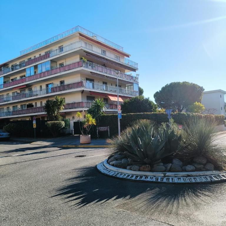 T2 cosy proche de Nice - a 2 min à pied de la plage - Apartment mit 1 Schlafzimmer - 25