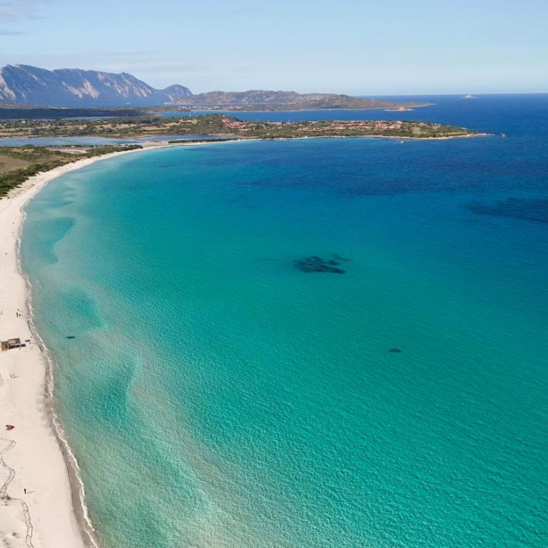 Villa La Dolce Teodoro - Spacious Family Villa Near Beaches & Center - Five-Bedroom House - 2