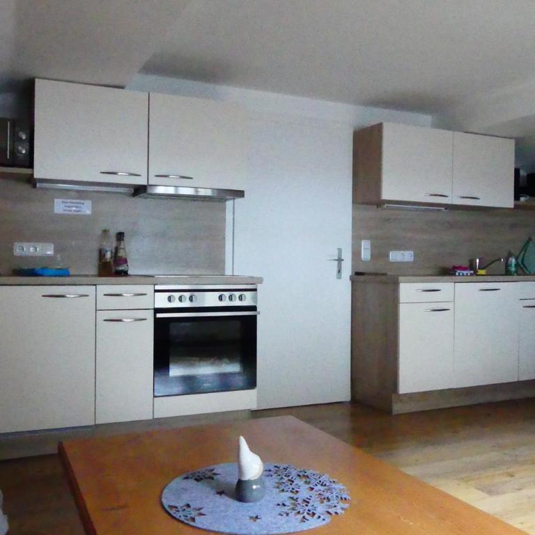 Ferienwohnungen Haus Kunterbunt - Apartment mit Blick auf die Berge - 1