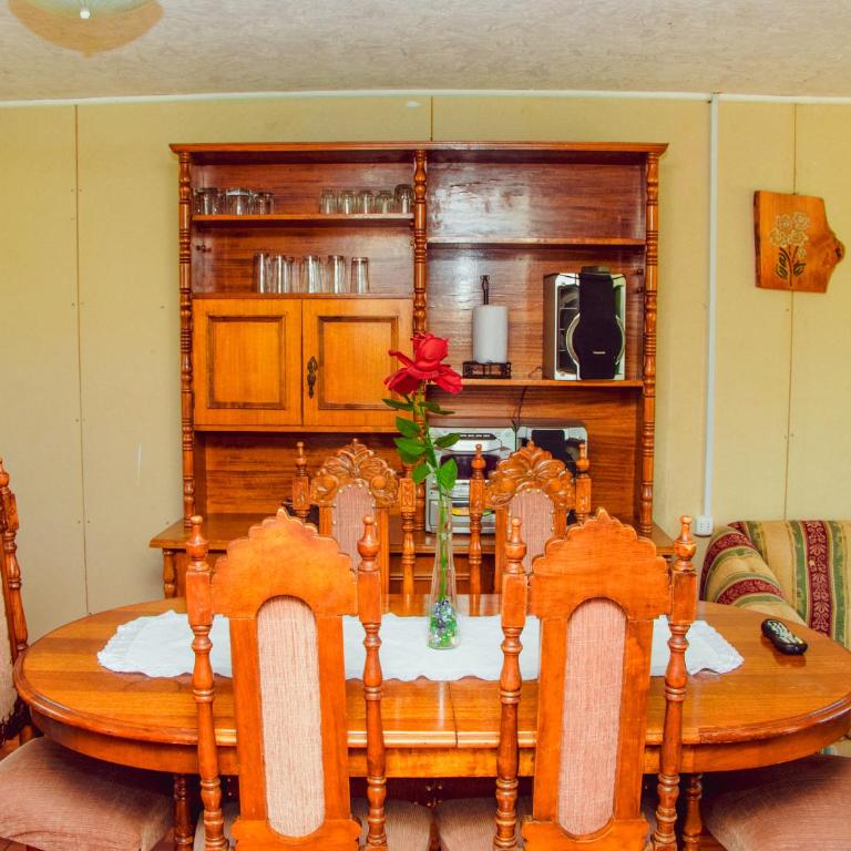 Cabañas El Rosal - Three-Bedroom House - 4