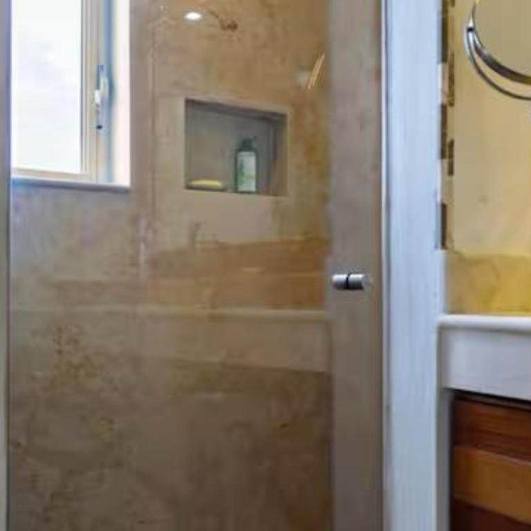 SEA-FRONT VILLA, Isla Mujeres! Stunning Sea Views! - Two-Bedroom Apartment with Balcony and Sea View - 26