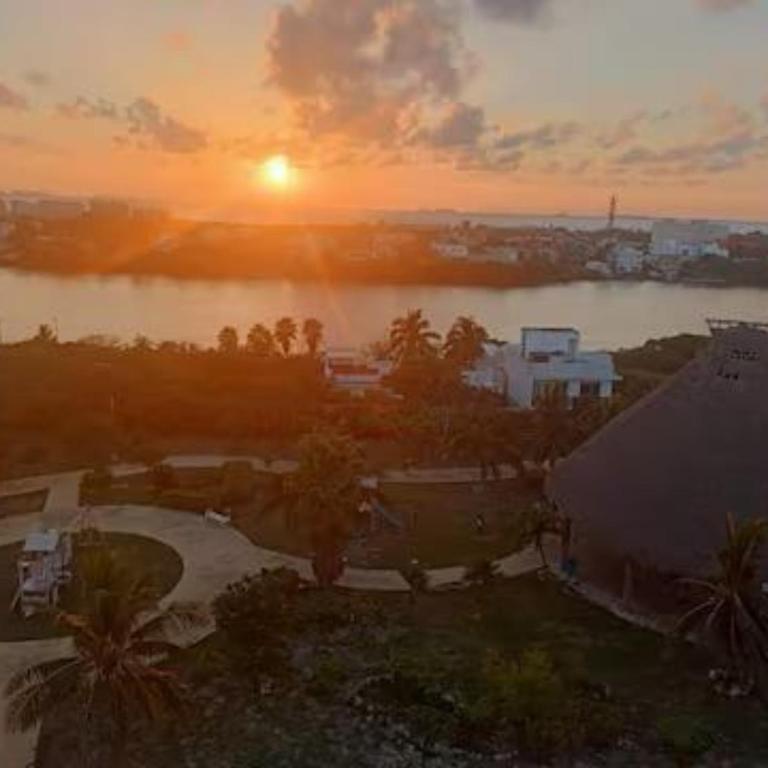 SEA-FRONT VILLA, Isla Mujeres! Stunning Sea Views! - Two-Bedroom Apartment with Balcony and Sea View - 59