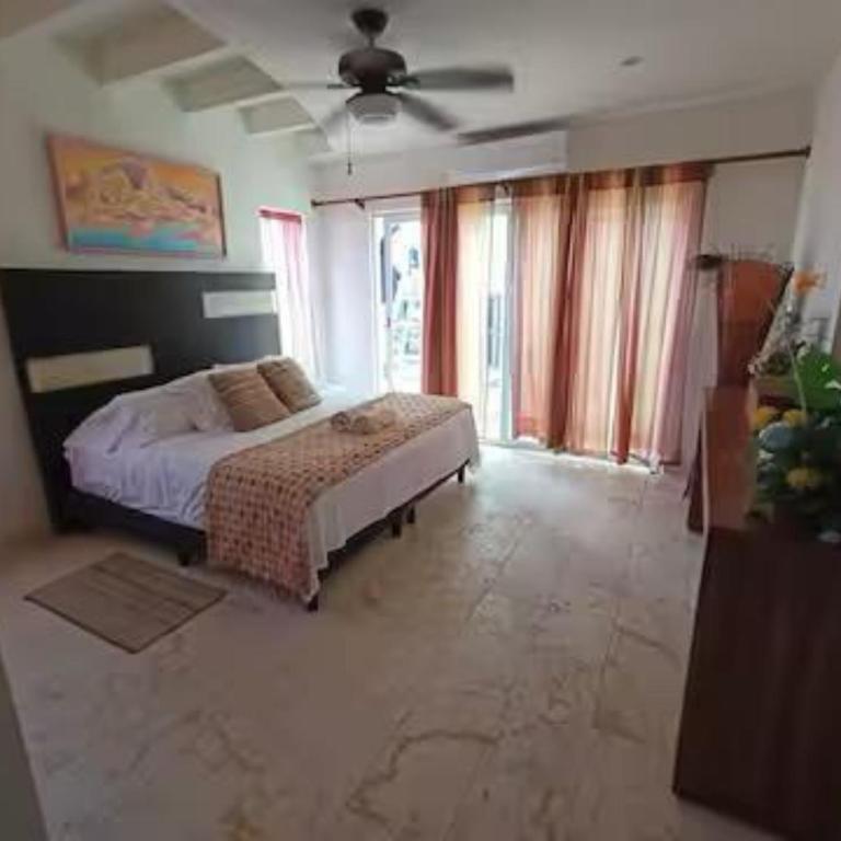 SEA-FRONT VILLA, Isla Mujeres! Stunning Sea Views! - Two-Bedroom Apartment with Balcony and Sea View - 34