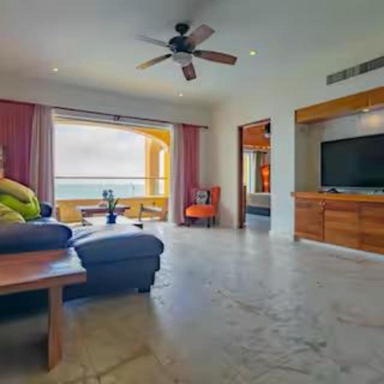 SEA-FRONT VILLA, Isla Mujeres! Stunning Sea Views! - Two-Bedroom Apartment with Balcony and Sea View - 28