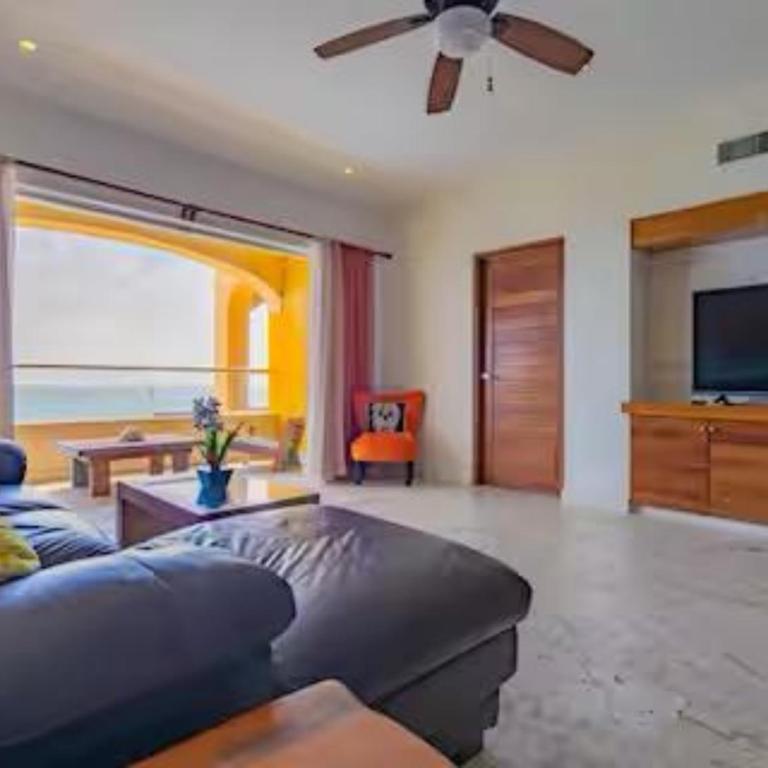 SEA-FRONT VILLA, Isla Mujeres! Stunning Sea Views! - Two-Bedroom Apartment with Balcony and Sea View - 11